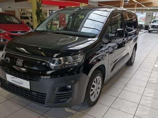 Gebraucht Fiat Doblò 102 PS (75 kW) 2023 Schwarz Van / Kleinbus