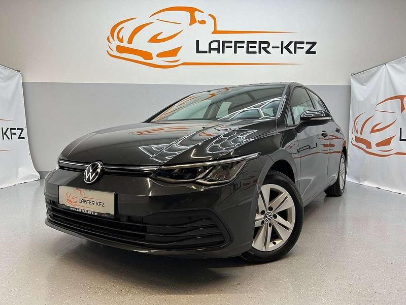 Gebraucht VW Golf Life 116 PS (85 kW) 2022 Grau Limousine