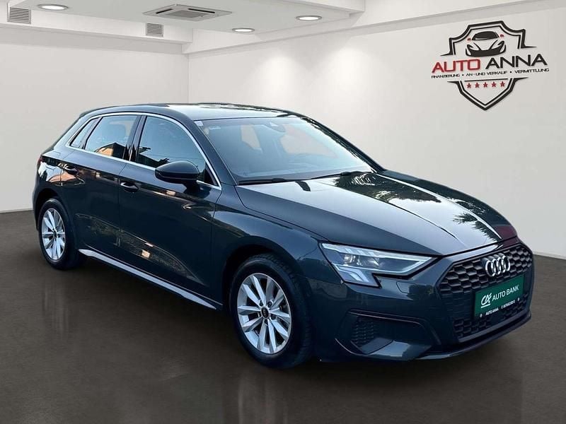 Gebraucht Audi A3 Sportback Comfort 116 PS (85 kW) 2023 Grau Kleinwagen
