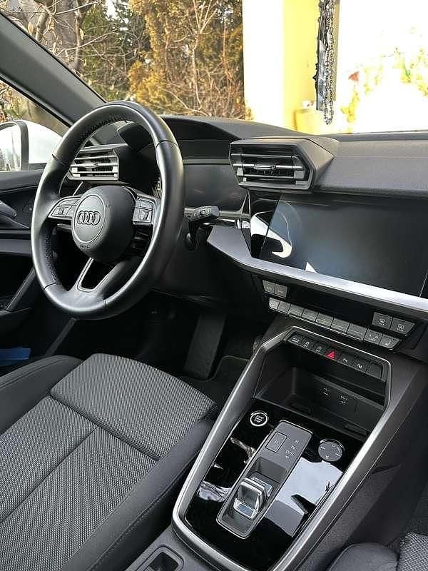 Gebraucht Audi A3 116 PS (85 kW) 2024 Weiß Limousine