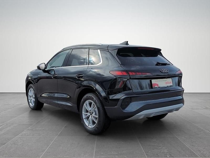 Neu Audi Q3 150 PS (110 kW) 2026 Schwarz  metallicperleffektno SUV