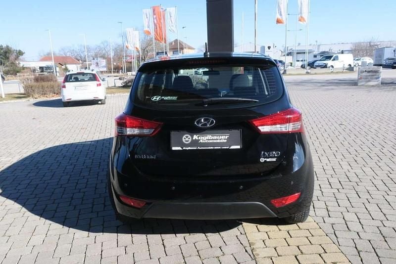 Gebraucht Hyundai ix20 90 PS (66 kW) 2013 Schwarz Kleinwagen