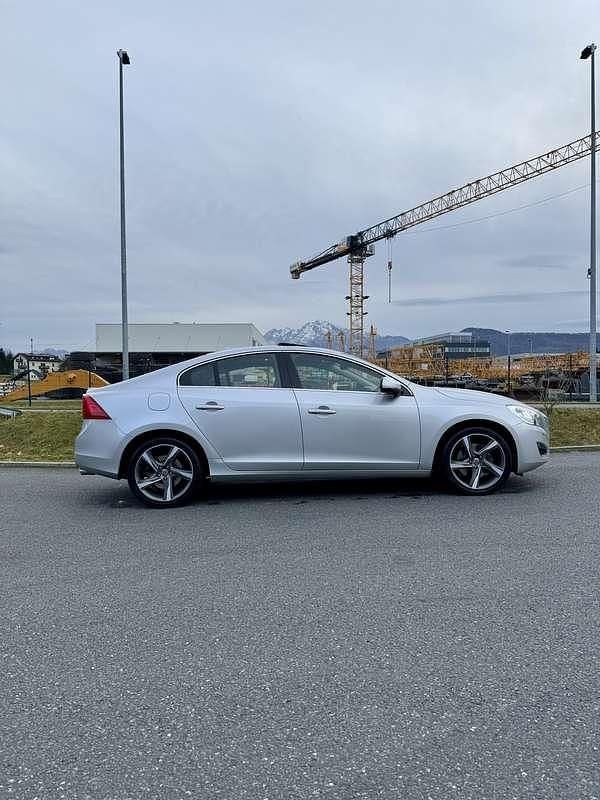 Gebraucht Volvo S60 Momentum 305 PS (224 kW) 2012 Limousine