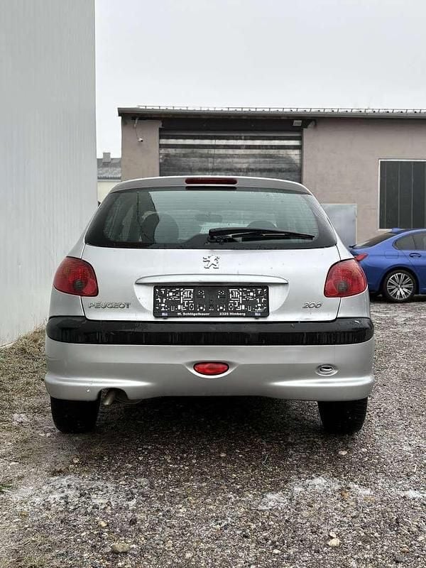 Gebraucht Peugeot 206 75 PS (55 kW) 2008 Silber Coupé