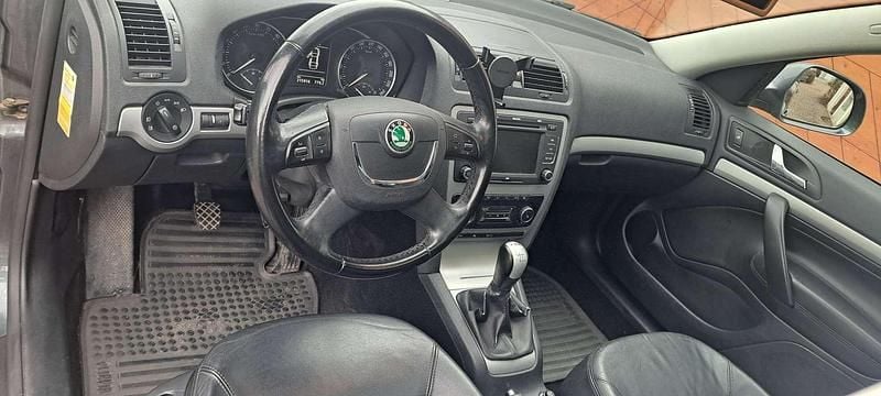 Gebraucht Skoda Octavia Elegance 140 PS (102 kW) 2010 Blau Kombi