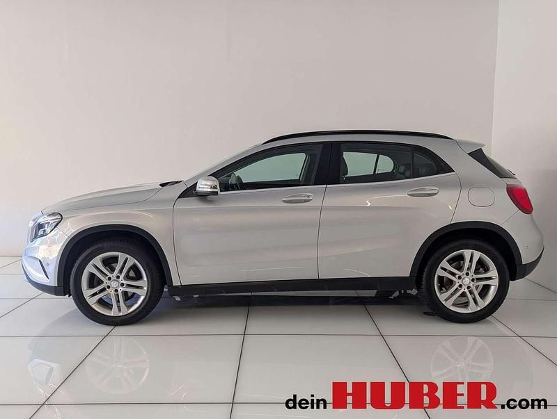 Gebraucht Mercedes GLA200 136 PS (100 kW) 2015 Grau SUV