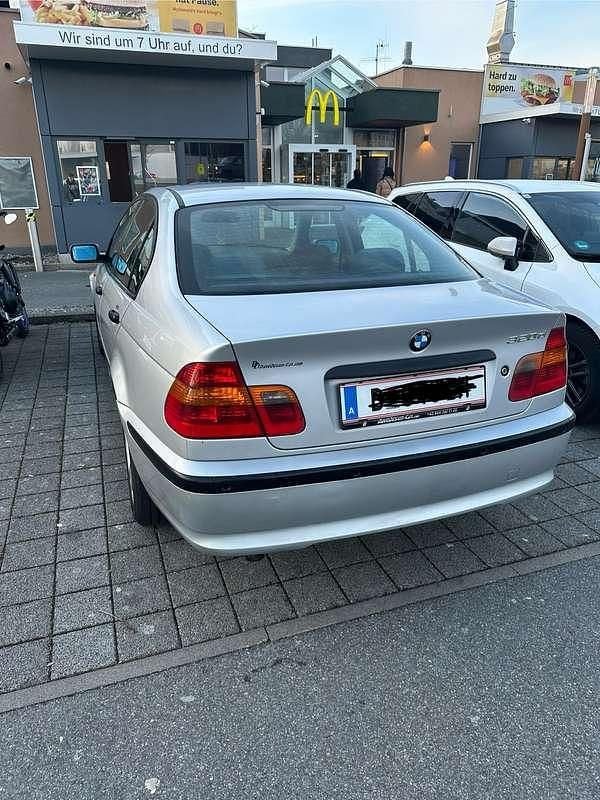 Gebraucht BMW 320 150 PS (110 kW) 2003 Limousine