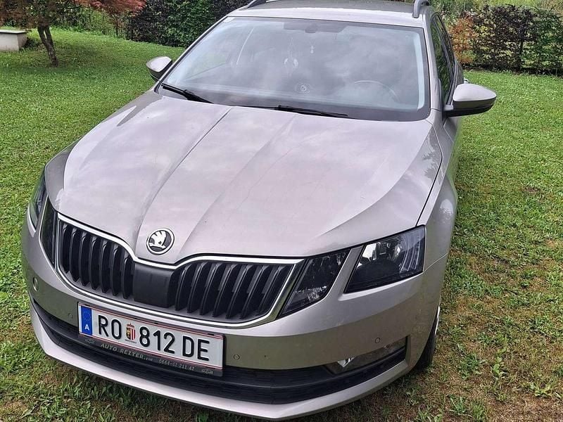 Beige Gebraucht 2017 Skoda Octavia Ambition Kombi | € 11.500 (Fairer Preis) - Bild 1/4