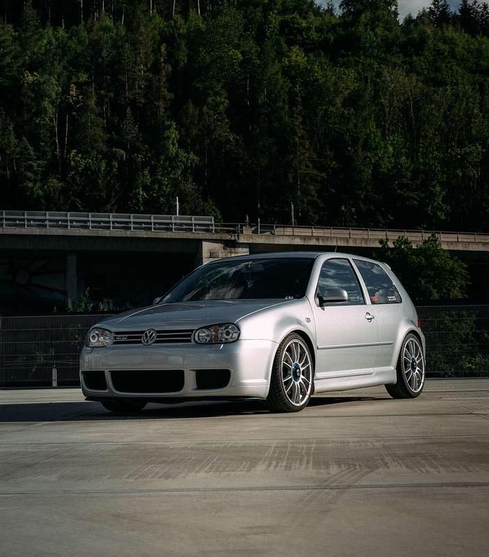 Gebraucht VW Golf IV R 241 PS (177 kW) 2002 Silber Limousine