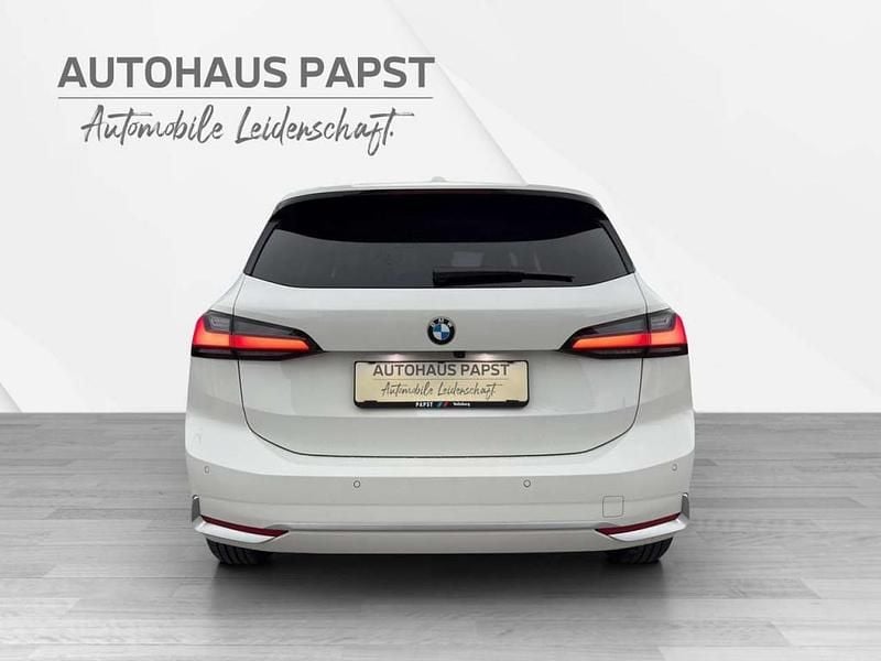 Gebraucht BMW 218 Luxury Line 150 PS (110 kW) 2023 Weiß Van / Kleinbus