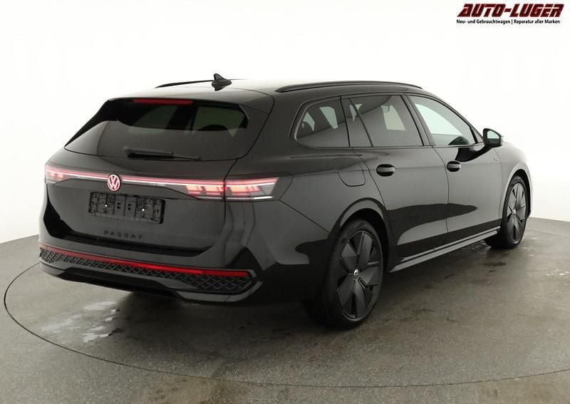 Neu VW Passat R-line 193 PS (141 kW) 2026 Grenadill schwarz metallic Kombi