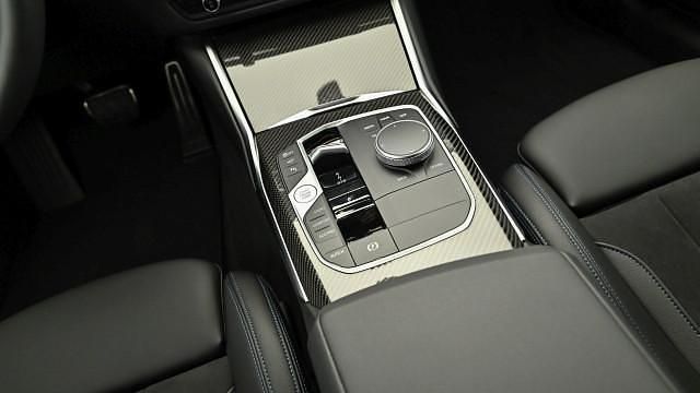 Gebraucht BMW 320 190 PS (139 kW) 2024 Grau Limousine