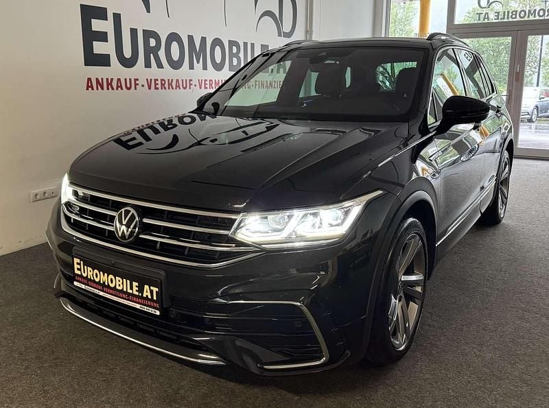 Gebraucht VW Tiguan R-line 150 PS (110 kW) 2023 Schwarz SUV