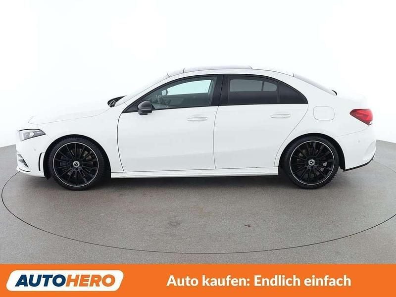 Gebraucht Mercedes A250 AMG line 224 PS (164 kW) 2021 Weiß Limousine