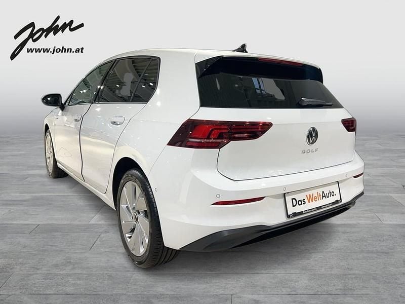 Neu VW Golf VIII 115 PS (84 kW) 2026 Weiss  normal