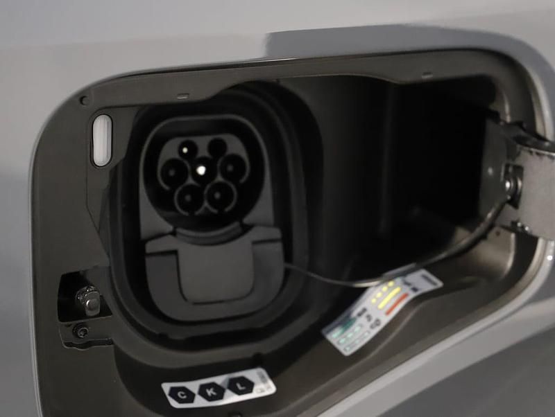 Neu VW Multivan Business 245 PS (180 kW) 2025 Grau Van