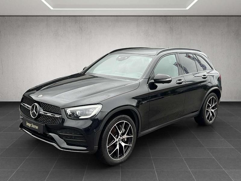 Gebraucht Mercedes GLC300e 194 PS (142 kW) 2021 Schwarz SUV