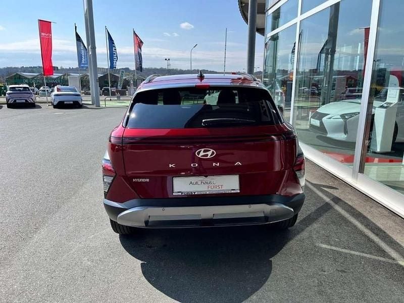 Neu Hyundai Kona GO! 93 PS (68 kW) 2025 Rot SUV
