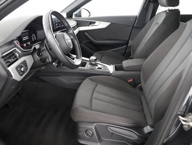 Grau Gebraucht 2021 Audi A4 Advanced Limousine | € 28.950 (Fairer Preis) - Bild 1/1