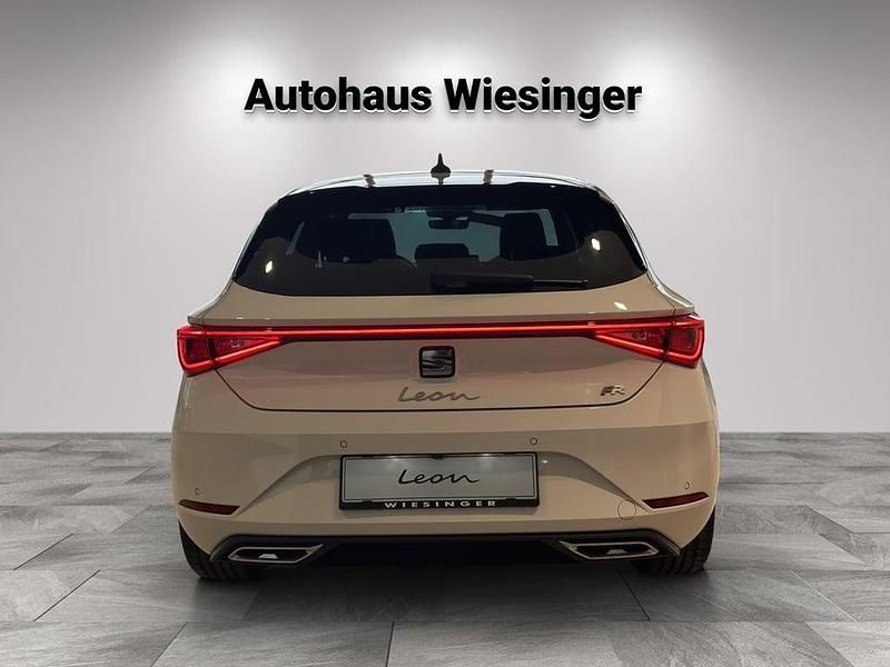 Neu Seat Leon FR 115 PS (84 kW) 2026 Weiss  normal