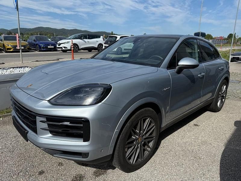 Gebraucht Porsche Cayenne 470 PS (345 kW) 2025 Silber  metallic SUV