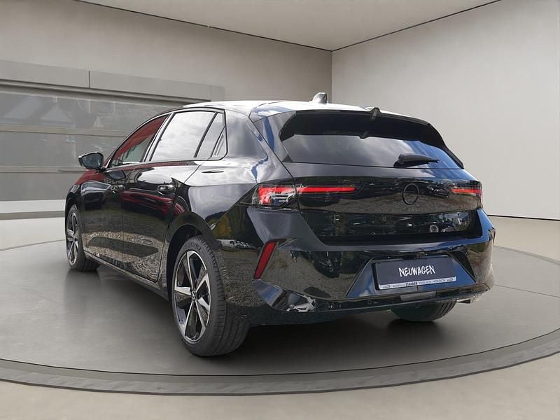Gebraucht Opel Astra 131 PS (96 kW) 2025 Limousine