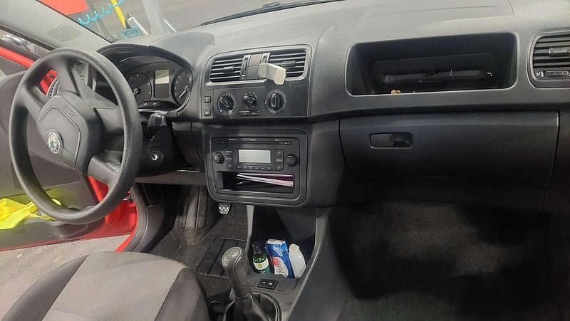 Gebraucht Skoda Fabia 60 PS (44 kW) 2012 Rot Limousine