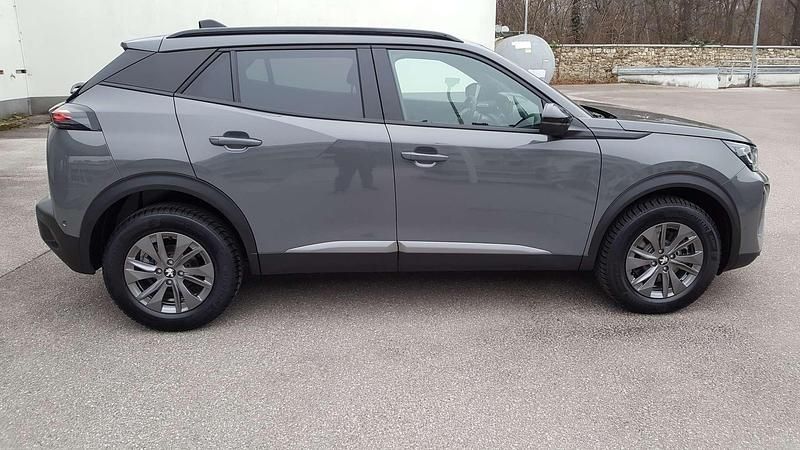 Gebraucht Peugeot 2008 Allure 136 PS (100 kW) 2024 Grau SUV