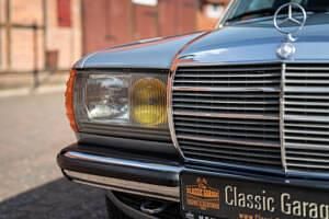 Gebraucht Mercedes 300 88 PS (64 kW) 1981 Blau Limousine