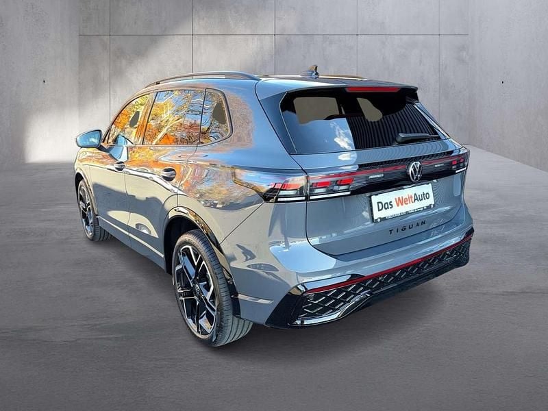 Gebraucht VW Tiguan Sport 150 PS (110 kW) 2025 Grau SUV