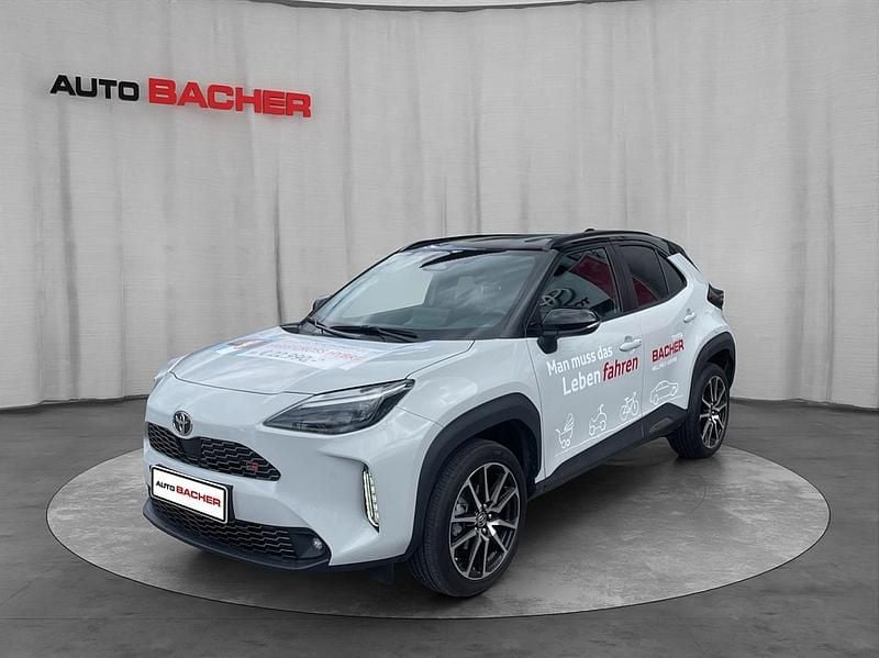 Grau Gebraucht 2024 Toyota Yaris Hybrid Sport Kleinwagen | € 30.900 (Teuer) - Bild 1/4