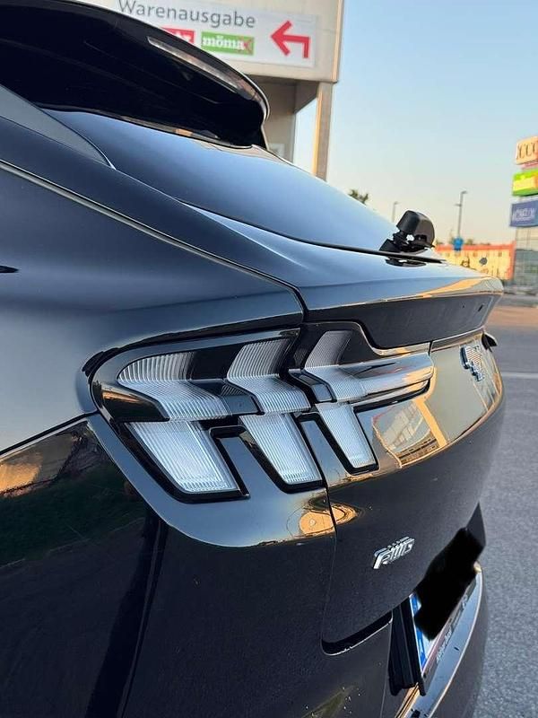 Gebraucht Ford Mustang Mach-E Standard Range 197 kW (269 PS) 2021 SUV