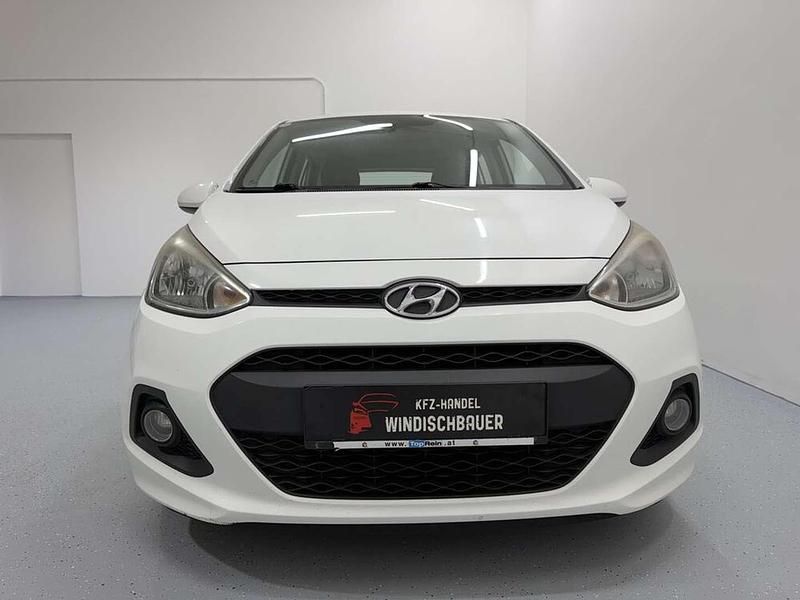 Gebraucht Hyundai i10 Comfort 87 PS (63 kW) 2015 Weiß Kleinwagen