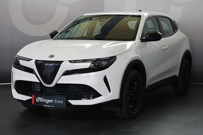 Gebraucht Alfa Romeo Junior 136 PS (100 kW) 2024 Weiß SUV