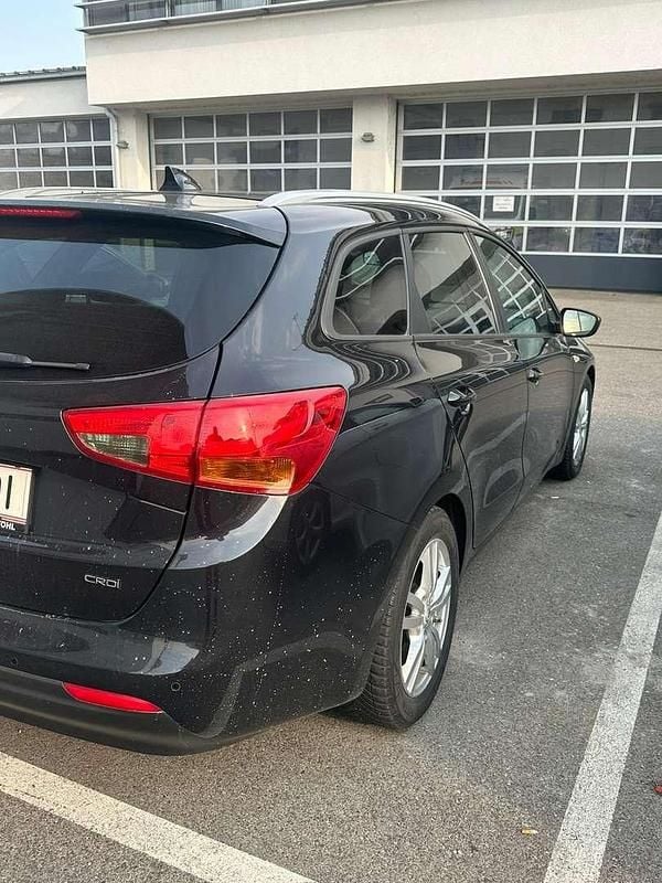 Gebraucht Kia Ceed Sportswagon Plus 110 PS (80 kW) 2018 Schwarz Kombi