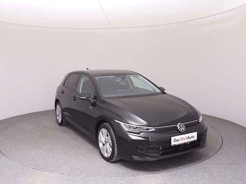 Gebraucht VW Golf VIII 150 PS (110 kW) 2025 Schwarz Limousine