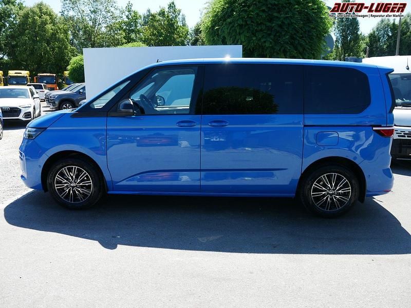 Neu VW Multivan Life 2025 Medium blue metallic Van