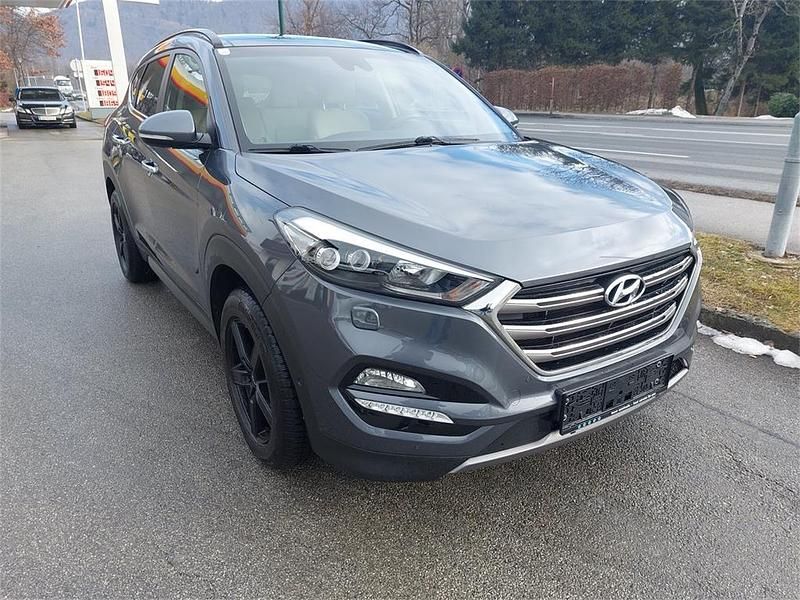 Gebraucht Hyundai Tucson 177 PS (130 kW) 2016 Grau SUV