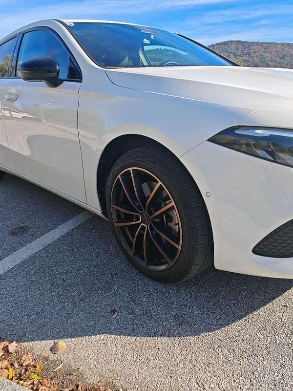 Gebraucht Mercedes A250 160 PS (117 kW) 2023 Weiß Limousine
