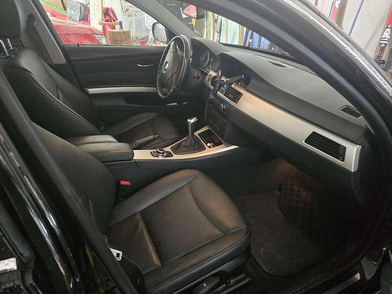 Gebraucht BMW 330 245 PS (180 kW) 2009 Kombi