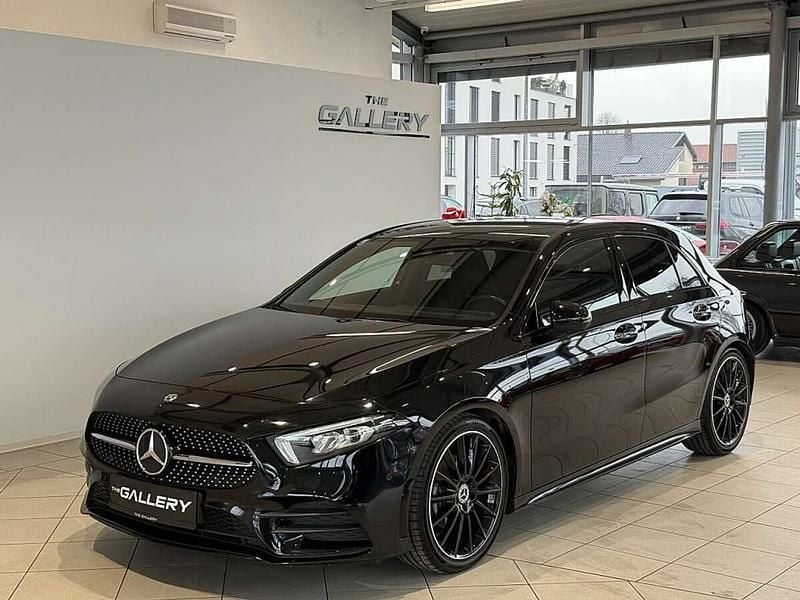 Gebraucht Mercedes A180 AMG line 116 PS (85 kW) 2018 Schwarz Limousine