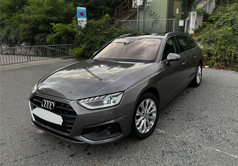 Grau Gebraucht 2020 Audi A4 Premium Kombi | € 21.000 (Fairer Preis) - Bild 1/4