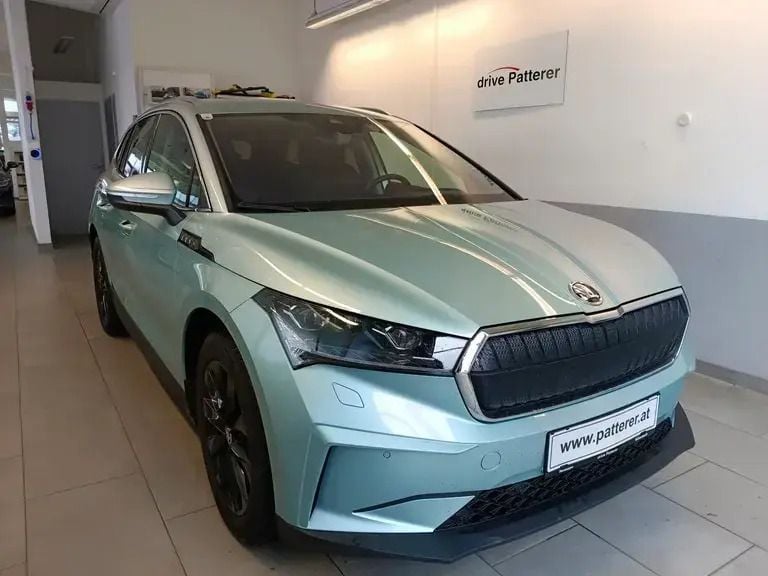 Silber metallic Gebraucht 2023 Skoda Enyaq iV SUV | € 34.445 (Superpreis) - Bild 1/4