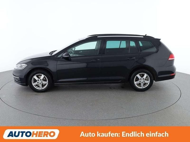 Gebraucht VW Golf VII Comfortline 116 PS (85 kW) 2019 Schwarz Kombi