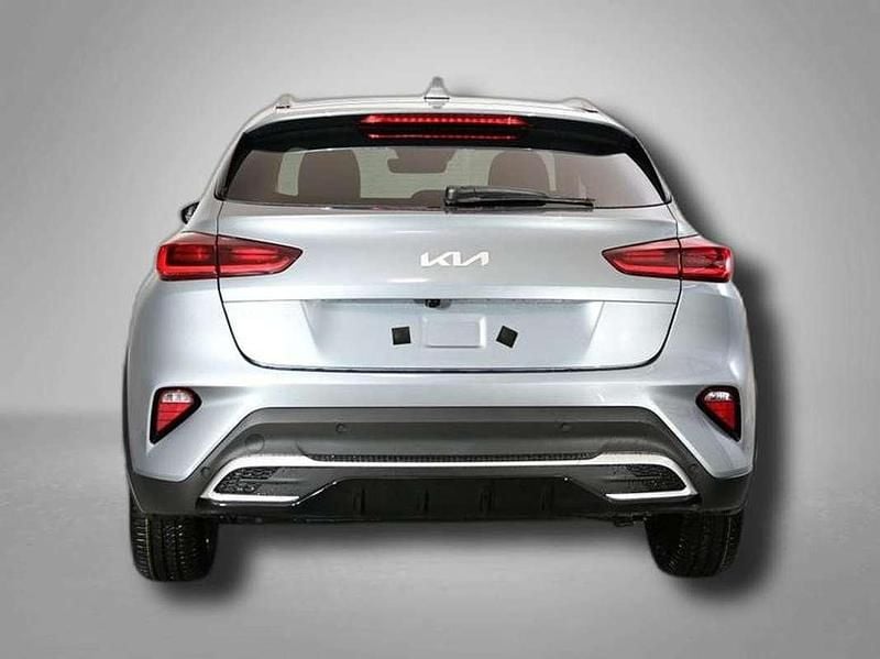 Neu Kia XCeed 116 PS (85 kW) 2025 Silber SUV