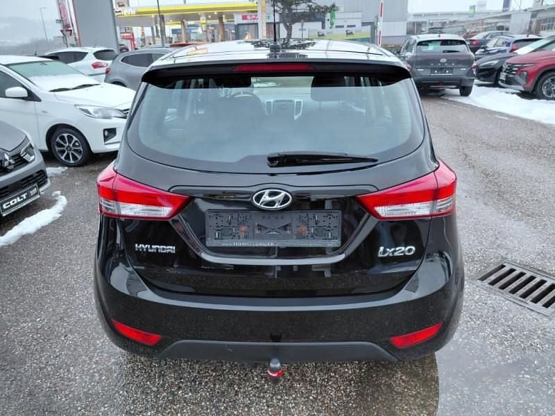 Gebraucht Hyundai ix20 Comfort 90 PS (66 kW) 2016 Schwarz Kleinwagen