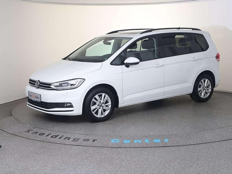 Gebraucht VW Touran Comfortline 150 PS (110 kW) 2022 Weiß Van / Kleinbus