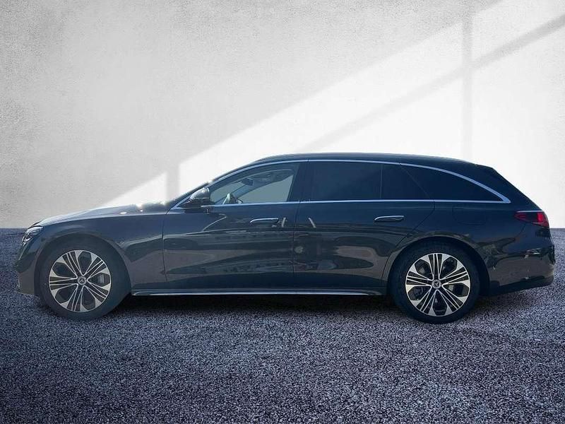 Gebraucht Mercedes E300 197 PS (144 kW) 2025 Grau Kombi