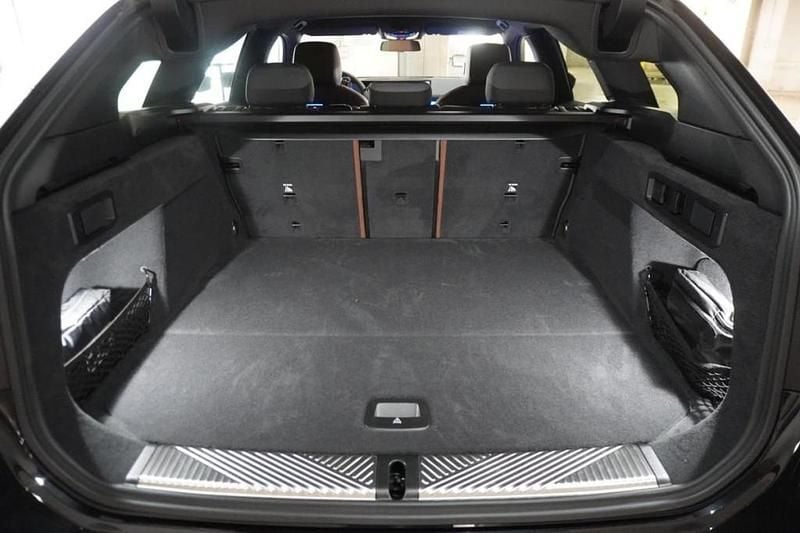 Gebraucht BMW 530e Efficient Dynamics 190 PS (139 kW) 2025 Schwarz Kombi