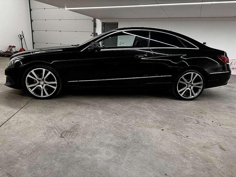 Gebraucht Mercedes E250 204 PS (150 kW) 2014 Schwarz Coupé